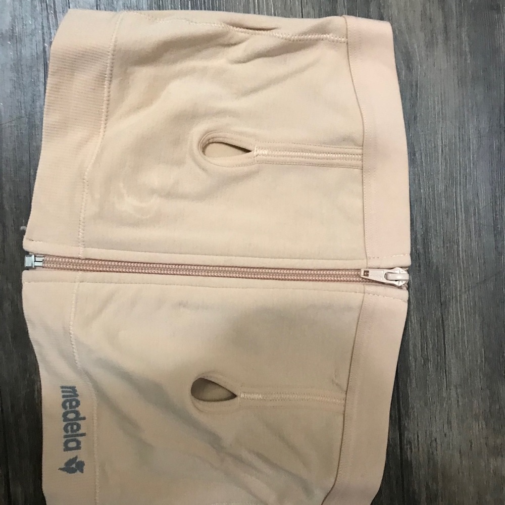 Medela experssion easy hands free pumping bustier
